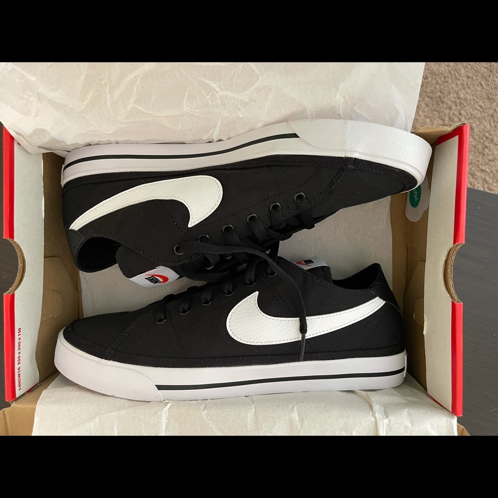 Never worn Black Nike Court Legacy CNVS size 11.5